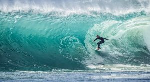 Las 10 olas más grandes surfeadas en la historia