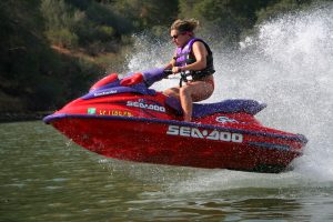 Conducir una moto de agua en España